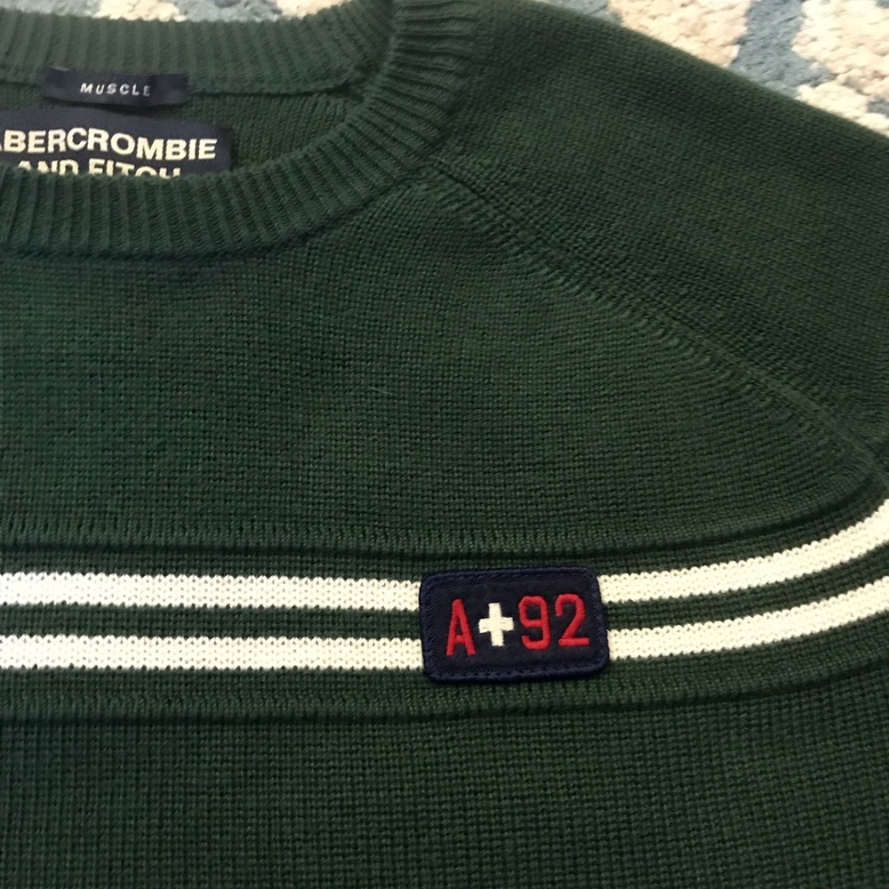 Abercrombie and Fitch A/92 Green Muscle Sweater - Picture 2 of 4